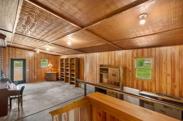 200 Big Bear Boulevard, Hollister, MO 65672