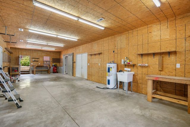 200 Big Bear Boulevard, Hollister, MO 65672