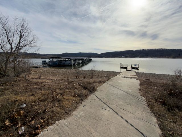 200 Big Bear Boulevard, Hollister, MO 65672