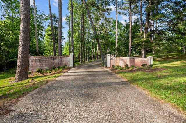 1335 Broad St., Columbia, MS 39429