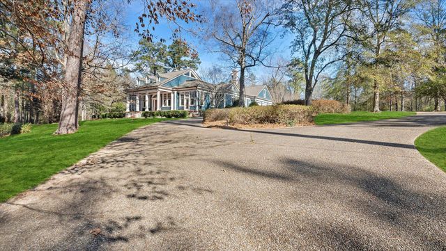 1335 Broad St., Columbia, MS 39429