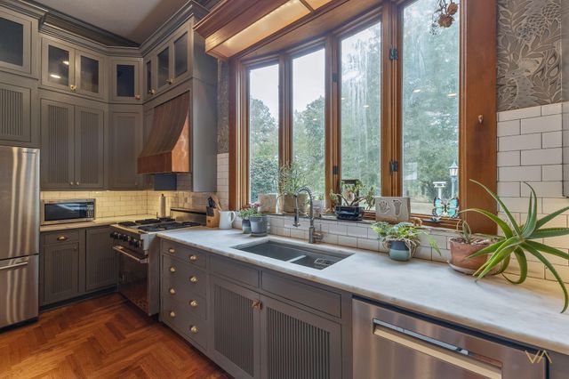 1335 Broad St., Columbia, MS 39429