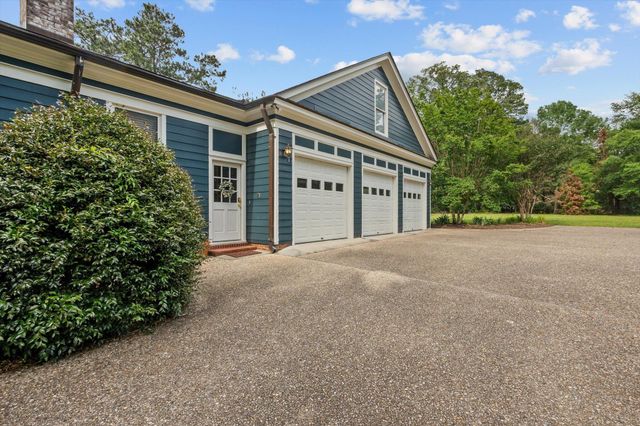 1335 Broad St., Columbia, MS 39429