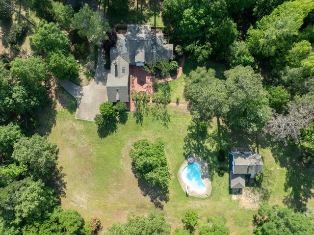 1335 Broad St., Columbia, MS 39429