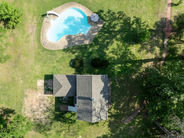 1335 Broad St., Columbia, MS 39429