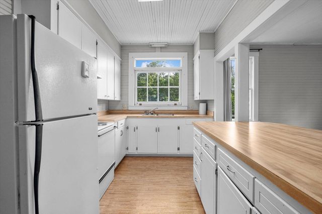 1335 Broad St., Columbia, MS 39429