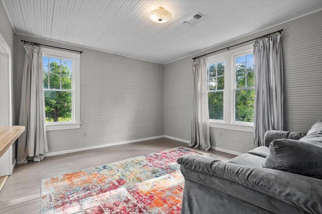 1335 Broad St., Columbia, MS 39429