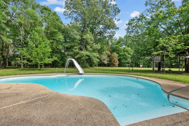 1335 Broad St., Columbia, MS 39429