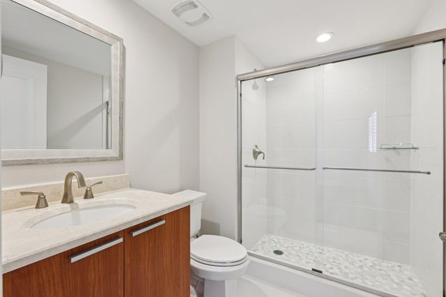 2640 Lake Shore Drive 1510, Riviera Beach, FL 33404