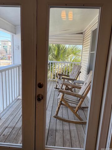 1207 McCullough, San Antonio, TX 78212