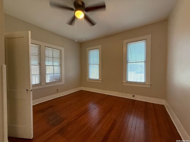 1207 McCullough, San Antonio, TX 78212