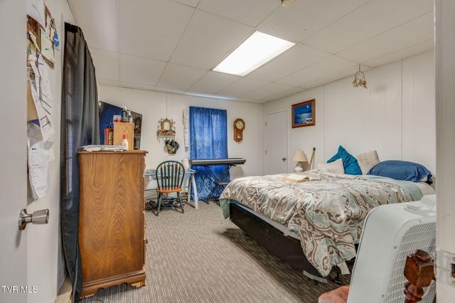 2704 Fort Henry Drive, Kingsport, TN 37664