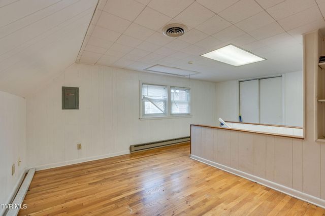 2704 Fort Henry Drive, Kingsport, TN 37664