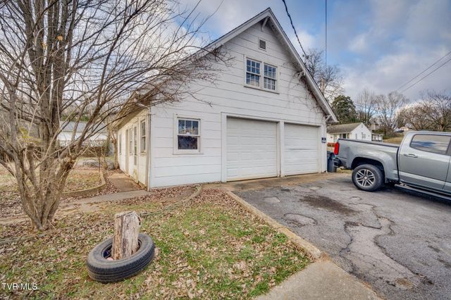 2704 Fort Henry Drive, Kingsport, TN 37664