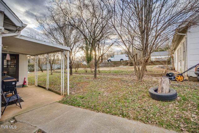 2704 Fort Henry Drive, Kingsport, TN 37664