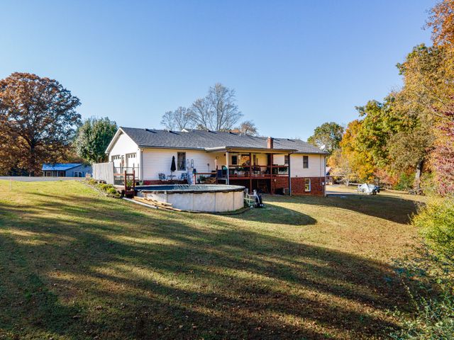 2862 Hillcrest Dr, Centerville, TN 37033