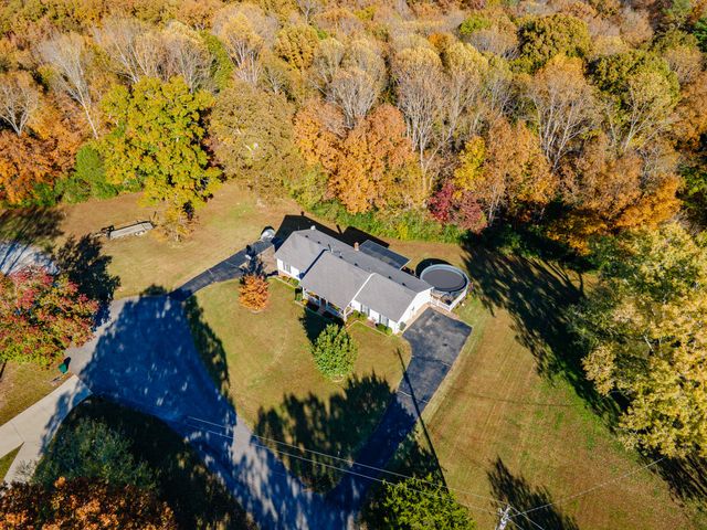 2862 Hillcrest Dr, Centerville, TN 37033