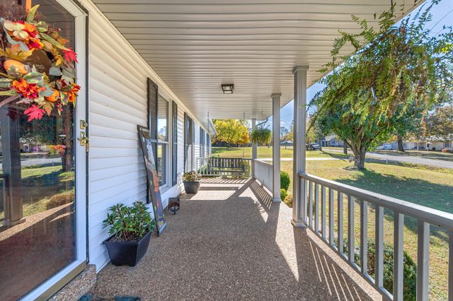 2862 Hillcrest Dr, Centerville, TN 37033