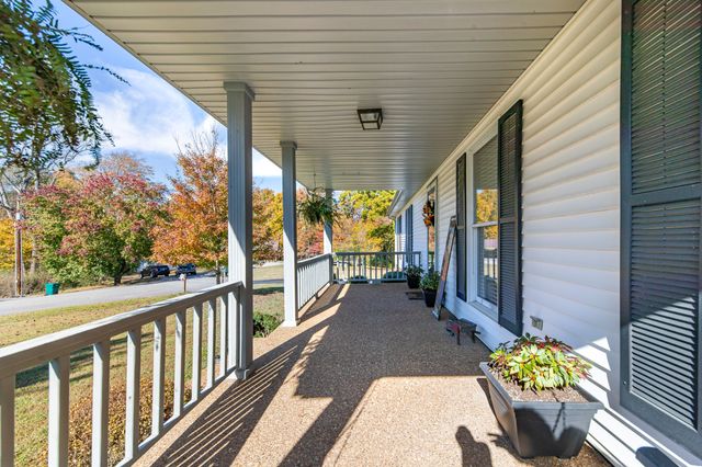 2862 Hillcrest Dr, Centerville, TN 37033