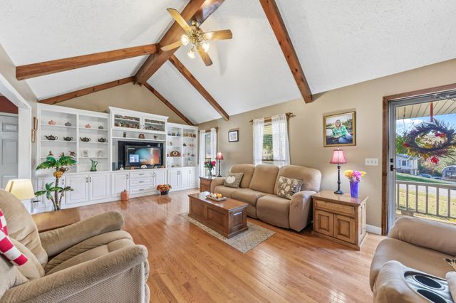 2862 Hillcrest Dr, Centerville, TN 37033