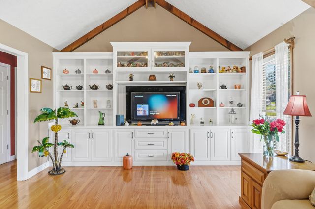 2862 Hillcrest Dr, Centerville, TN 37033