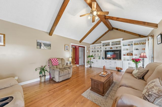 2862 Hillcrest Dr, Centerville, TN 37033