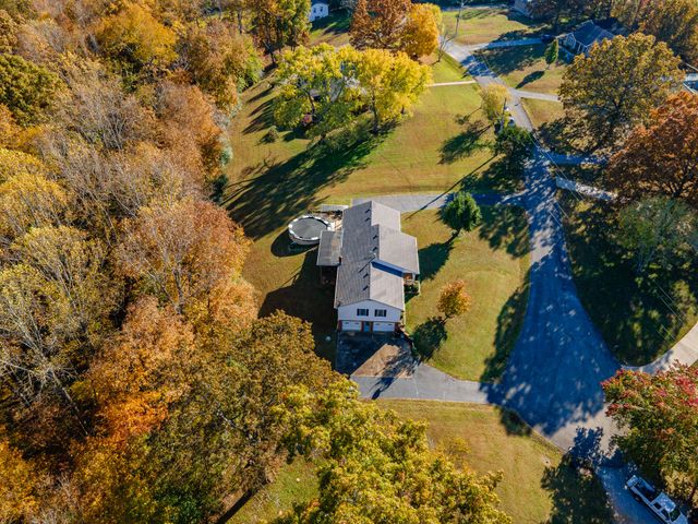 2862 Hillcrest Dr, Centerville, TN 37033