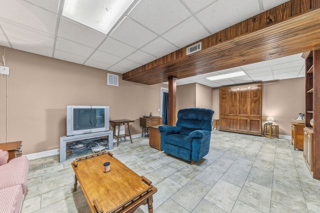 2862 Hillcrest Dr, Centerville, TN 37033