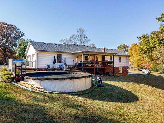 2862 Hillcrest Dr, Centerville, TN 37033