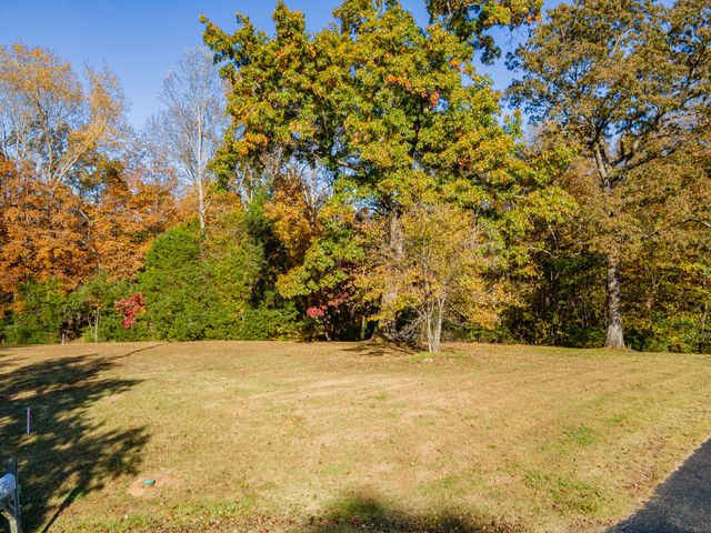 2862 Hillcrest Dr, Centerville, TN 37033