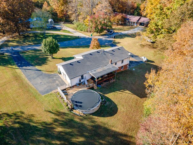 2862 Hillcrest Dr, Centerville, TN 37033