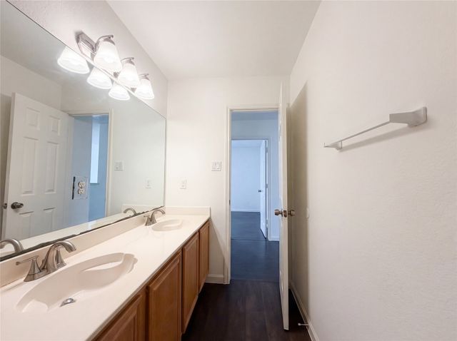 4515 Harpers Ferry Drive, Grand Prairie, TX 75052