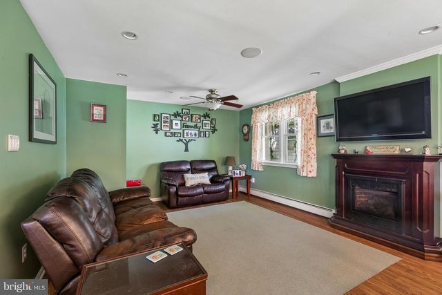 918 GRIFFITH ST, Philadelphia, PA 19111