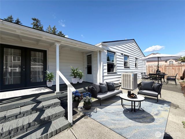 24807 107th Avenue SE, Kent, WA 98030