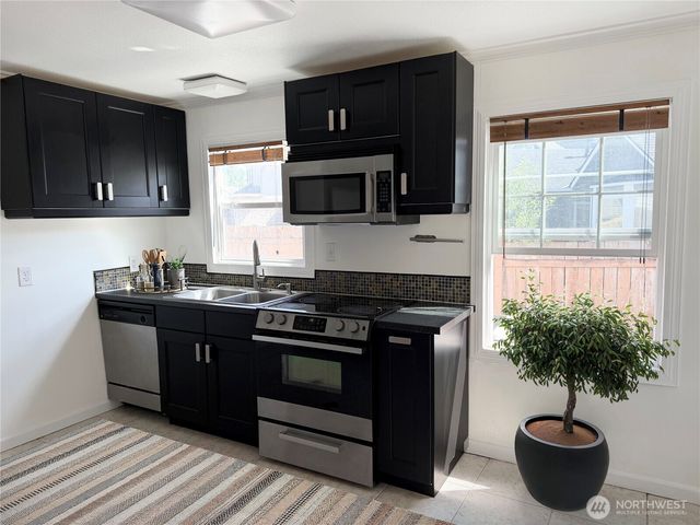 24807 107th Avenue SE, Kent, WA 98030