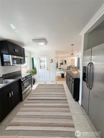24807 107th Avenue SE, Kent, WA 98030