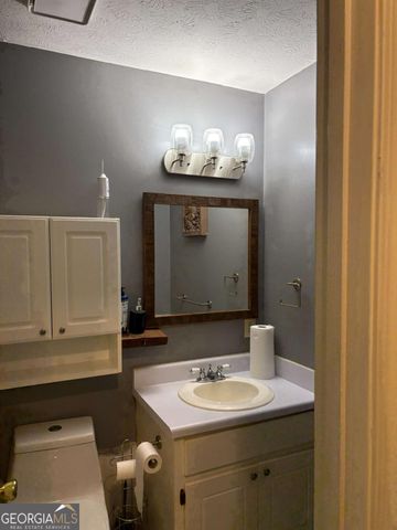 211 Brooks Lane, Winder, GA 30680