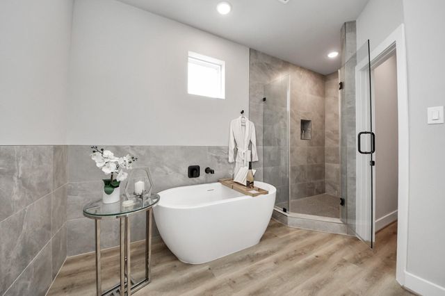 5811 Francis Oak Place, Houston, TX 77091