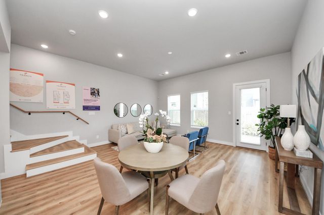 5811 Francis Oak Place, Houston, TX 77091