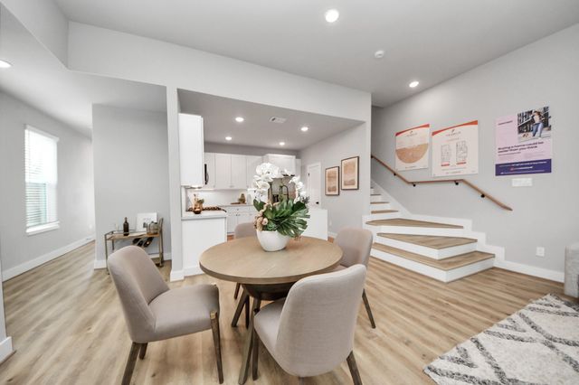 5811 Francis Oak Place, Houston, TX 77091