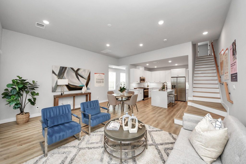 5811 Francis Oak Place, Houston, TX 77091