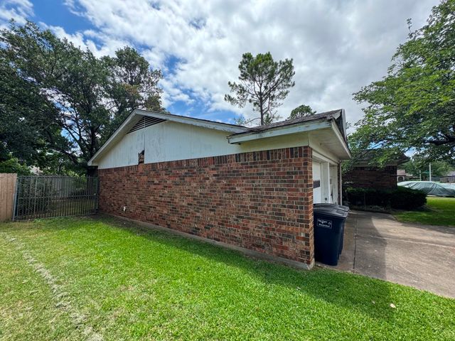 6637 Vega Drive, Fort Worth, TX 76133