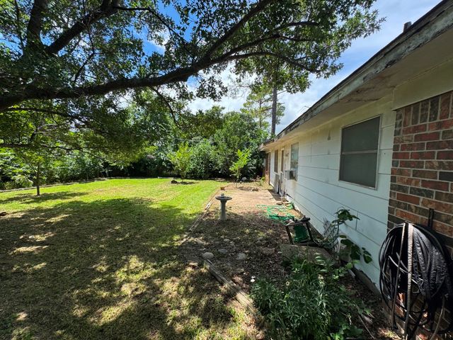 6637 Vega Drive, Fort Worth, TX 76133