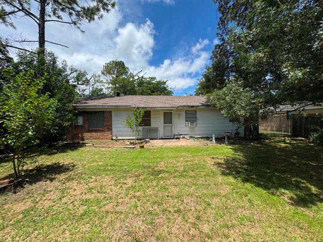 6637 Vega Drive, Fort Worth, TX 76133