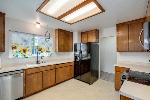 523 Thomas Circle, Suisun City, CA 94585