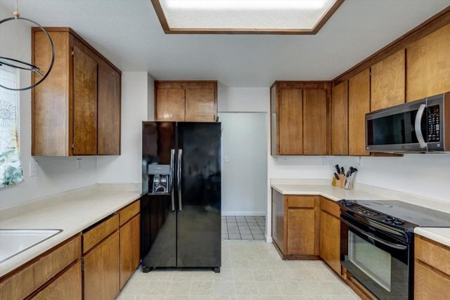 523 Thomas Circle, Suisun City, CA 94585