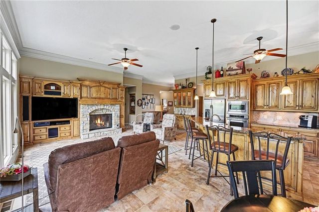 6626 NE 134th Terrace, Smithville, MO 64089