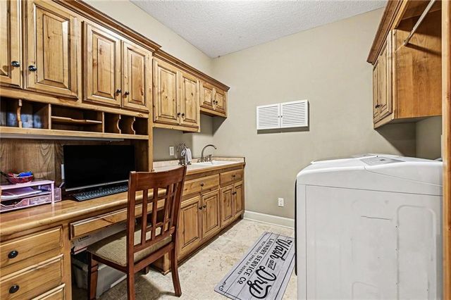 6626 NE 134th Terrace, Smithville, MO 64089