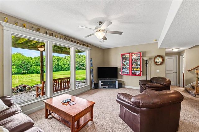 6626 NE 134th Terrace, Smithville, MO 64089