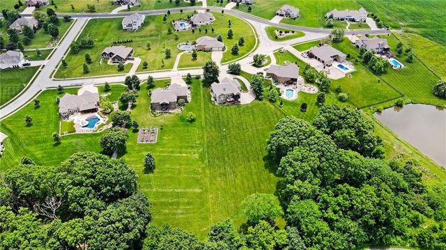 6626 NE 134th Terrace, Smithville, MO 64089